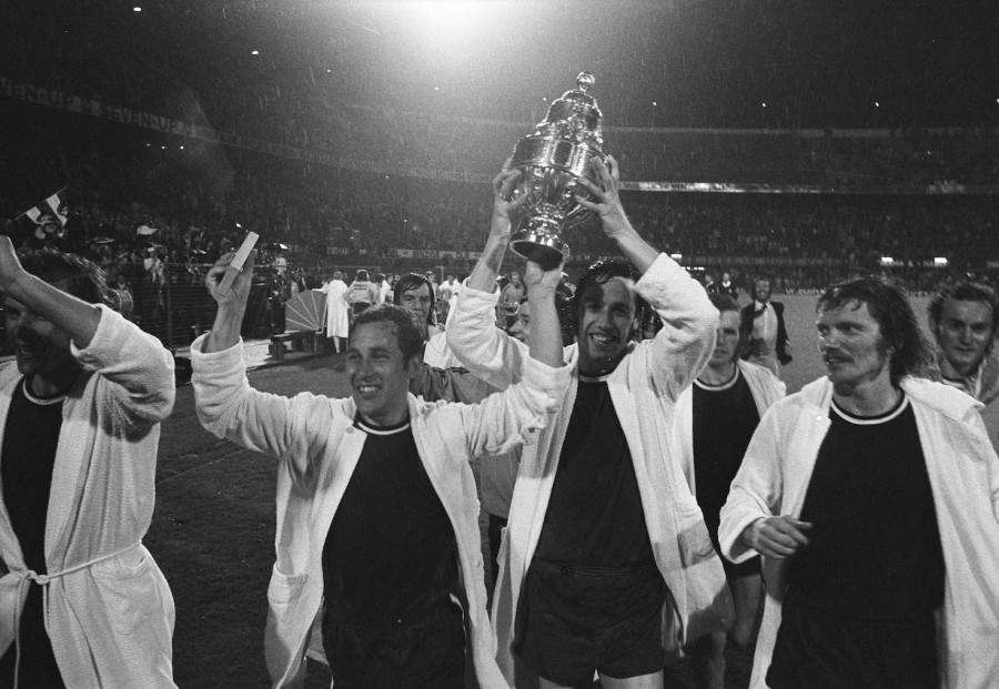 finale knvb beker nac tegen nec 2 0 spelers van nac met beker bestanddeelnr 926 4496